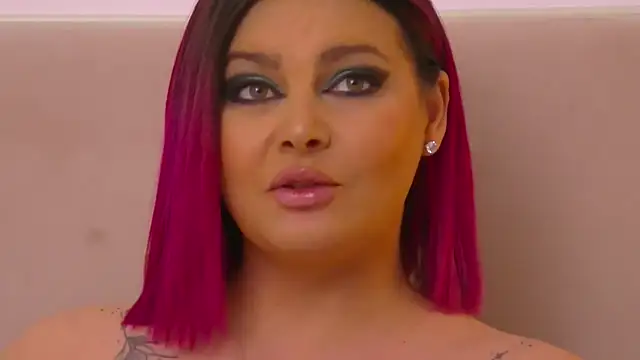 RissaRheys online show from 2, 2, 2025