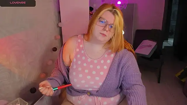 Snapshot of Melissa_Purr chatting on 22, 4, 2026 Melissa Purr online show from 22, 4, 2026