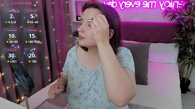 FeralPeach online show from 19, 9, 2025