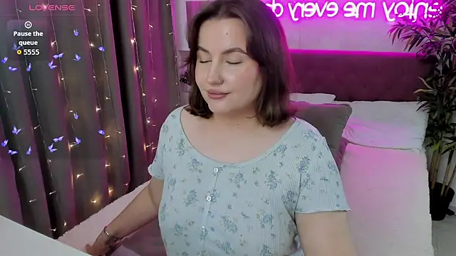 FeralPeach online show from 17, 9, 2025