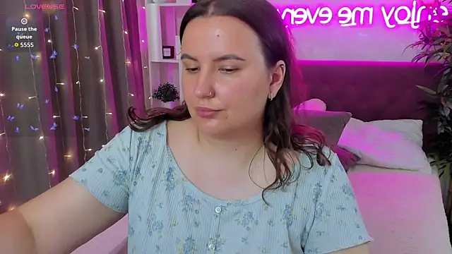 FeralPeach online show from 25, 7, 2026