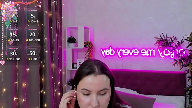 FeralPeach online show from 2, 3, 2025