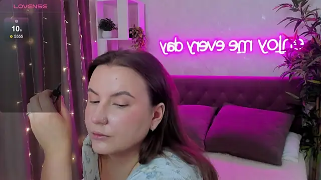 FeralPeach online show from 19, 6, 2026