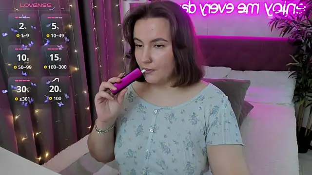 FeralPeach online show from 10, 9, 2025