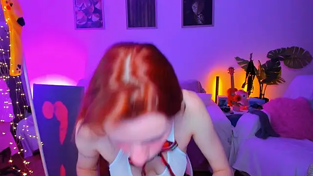 Alyssa Smitt online show from 27, 10, 2025