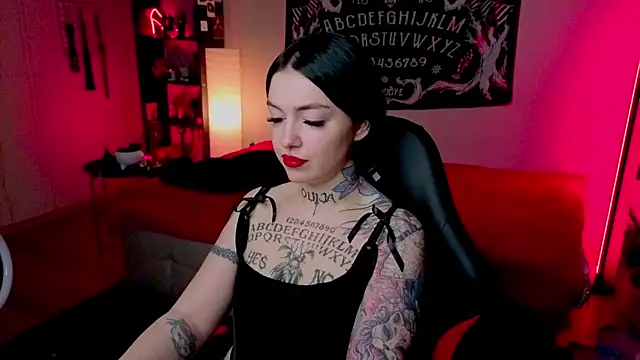 Snapshot of Magic_Allie chatting on 4, 7, 2026 Magic Allie online show from 4, 7, 2026