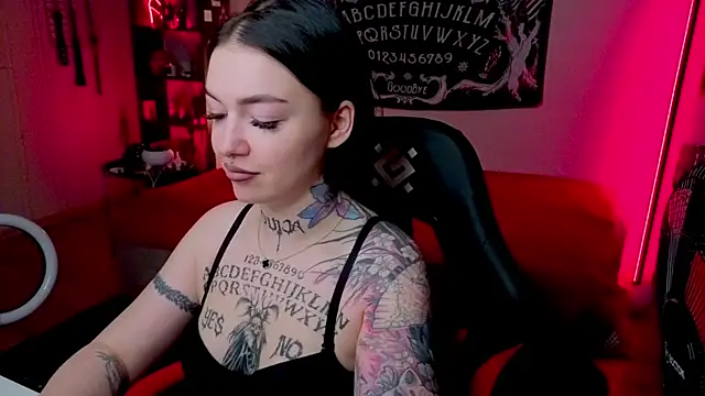 Snapshot of Magic_Allie chatting on 15, 7, 2026 Magic Allie online show from 15, 7, 2026
