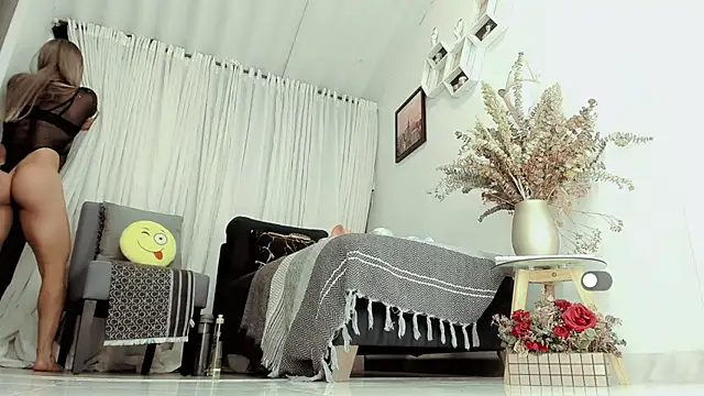 stefany sexy  online show from 5, 4, 2026