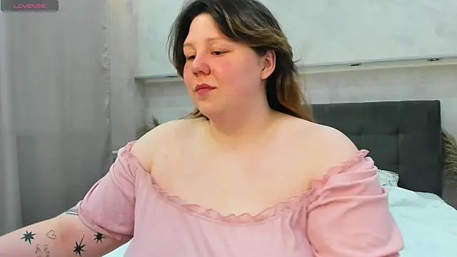 Snapshot of Ruth_Oliver chatting on 22, 6, 2026 Ruth Oliver online show from 22, 6, 2026