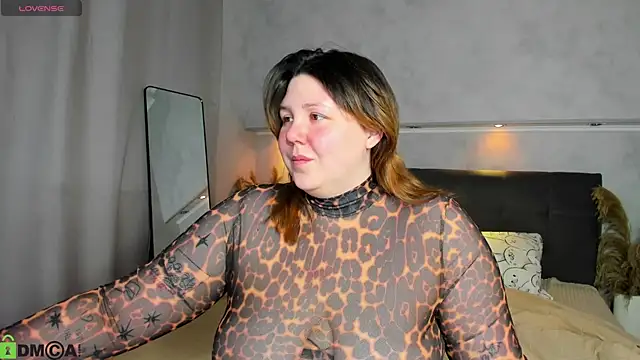 Snapshot of Ruth_Oliver chatting on 5, 6, 2026 Ruth Oliver online show from 5, 6, 2026