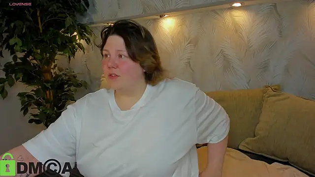 Snapshot of Ruth_Oliver chatting on 4, 7, 2026 Ruth Oliver online show from 4, 7, 2026