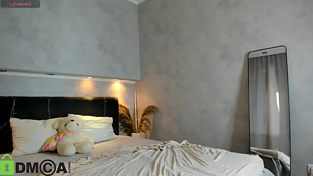 Ruth Oliver online show from 11, 3, 2026