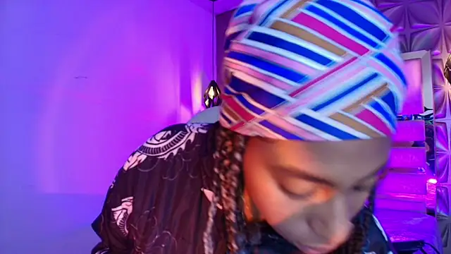 Queen perla  online show from 23, 4, 2026