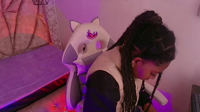 Snapshot of Queen_perla_ chatting on 22, 11, 2025 Queen perla online show from 22, 11, 2025