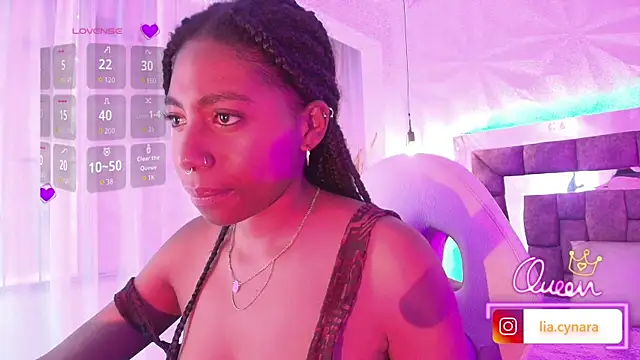Snapshot of Queen_perla_ chatting on 5, 6, 2026 Queen perla online show from 5, 6, 2026