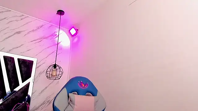 Snapshot of Queen_perla_ chatting on 5, 11, 2025 Queen perla online show from 5, 11, 2025