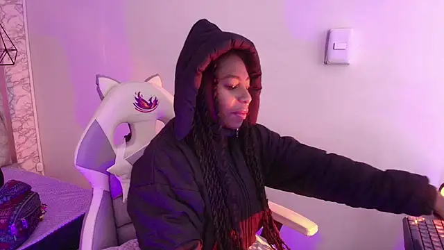 Snapshot of Queen_perla_ chatting on 24, 11, 2025 Queen perla online show from 24, 11, 2025