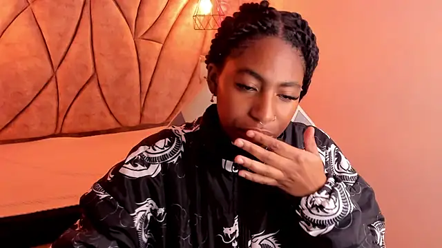 Snapshot of Queen_perla_ chatting on 11, 3, 2025 Queen perla online show from 11, 3, 2025