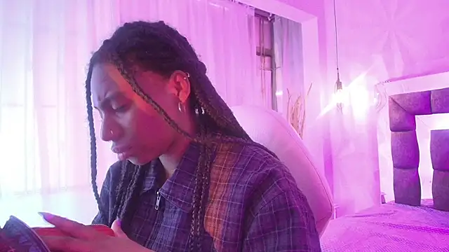 Snapshot of Queen_perla_ chatting on 9, 6, 2026 Queen perla online show from 9, 6, 2026