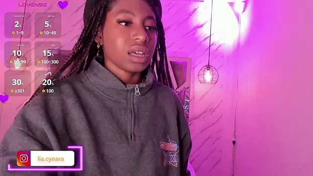 Snapshot of Queen_perla_ chatting on 7, 10, 2025 Queen perla online show from 7, 10, 2025