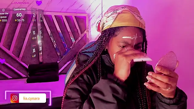 Snapshot of Queen_perla_ chatting on 4, 10, 2025 Queen perla online show from 4, 10, 2025