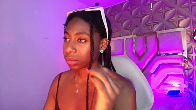 Queen perla  online show from 1, 3, 2026