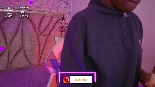 Snapshot of Queen_perla_ chatting on 25, 11, 2025 Queen perla online show from 25, 11, 2025