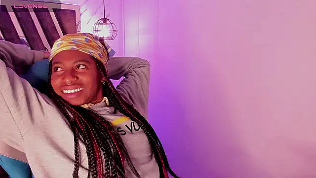 Snapshot of Queen_perla_ chatting on 13, 9, 2025 Queen perla online show from 13, 9, 2025