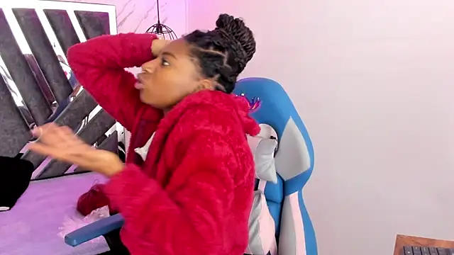 Snapshot of Queen_perla_ chatting on 14, 11, 2025 Queen perla online show from 14, 11, 2025