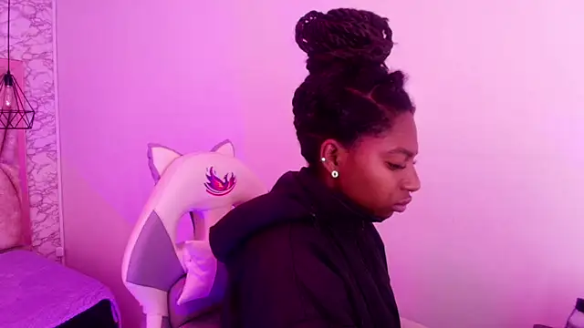 Snapshot of Queen_perla_ chatting on 20, 11, 2025 Queen perla online show from 20, 11, 2025