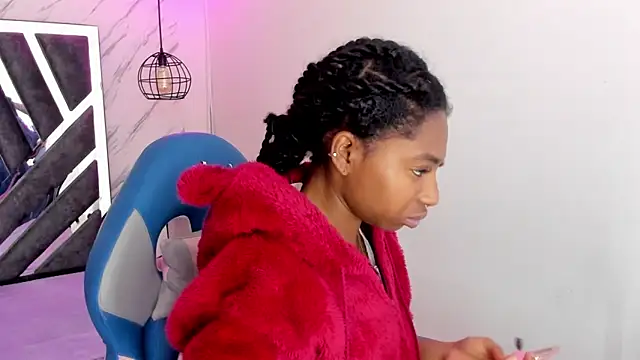 Snapshot of Queen_perla_ chatting on 13, 11, 2025 Queen perla online show from 13, 11, 2025