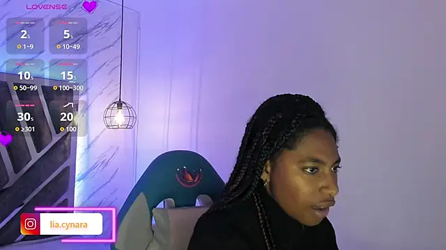 Snapshot of Queen_perla_ chatting on 9, 9, 2025 Queen perla online show from 9, 9, 2025