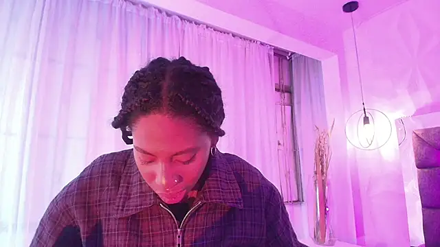 Snapshot of Queen_perla_ chatting on 3, 6, 2026 Queen perla online show from 3, 6, 2026
