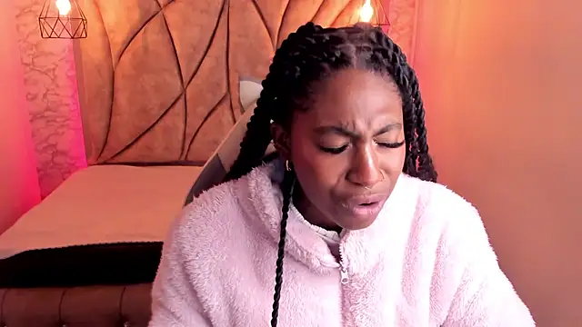 Snapshot of Queen_perla_ chatting on 5, 3, 2025 Queen perla online show from 5, 3, 2025