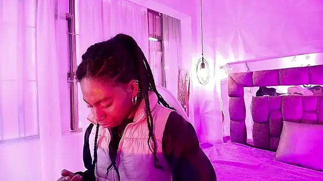 Snapshot of Queen_perla_ chatting on 13, 7, 2026 Queen perla online show from 13, 7, 2026