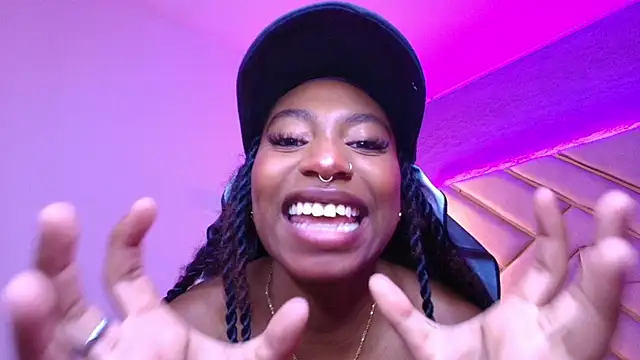 Snapshot of Queen_perla_ chatting on 21, 3, 2025 Queen perla online show from 21, 3, 2025