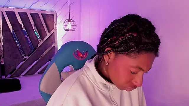 Snapshot of Queen_perla_ chatting on 24, 9, 2025 Queen perla online show from 24, 9, 2025