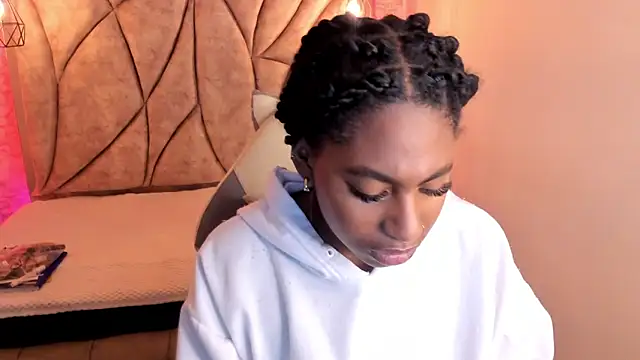 Snapshot of Queen_perla_ chatting on 13, 3, 2025 Queen perla online show from 13, 3, 2025