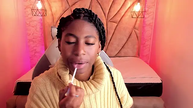 Snapshot of Queen_perla_ chatting on 7, 3, 2025 Queen perla online show from 7, 3, 2025