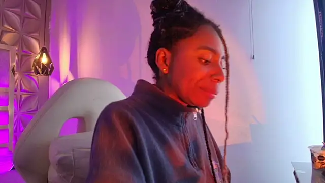 Queen perla  online show from 31, 1, 2026