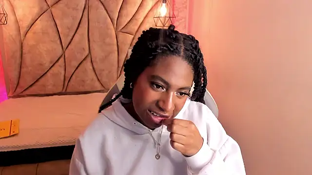 Snapshot of Queen_perla_ chatting on 13, 3, 2025 Queen perla online show from 13, 3, 2025