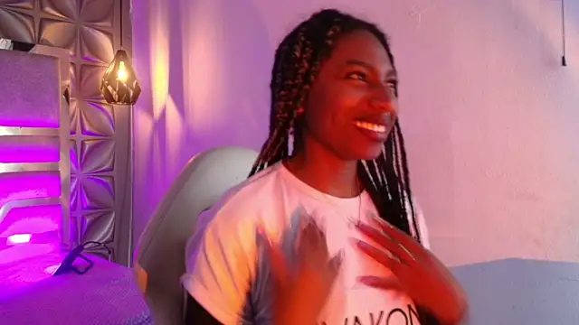 Queen perla  online show from 4, 2, 2026