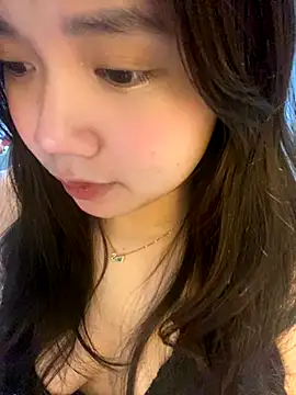 Hotellinh12 online show from 7, 11, 2025