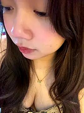 Hotellinh12 online show from 1, 11, 2025