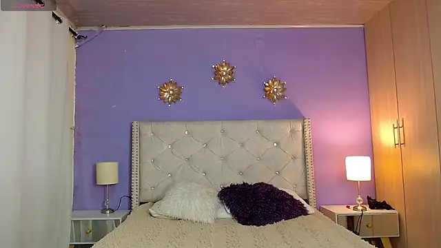 Snapshot of Kim_and_Mia chatting on 27, 9, 2025 Kim and Mia online show from 27, 9, 2025