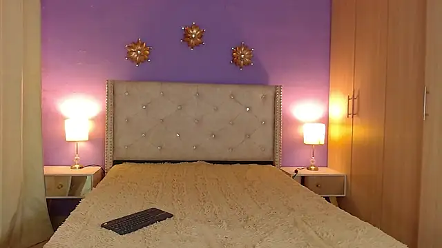 Snapshot of Kim_and_Mia chatting on 22, 9, 2025 Kim and Mia online show from 22, 9, 2025