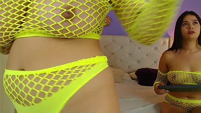 Snapshot of Kim_and_Mia chatting on 11, 3, 2025 Kim and Mia online show from 11, 3, 2025