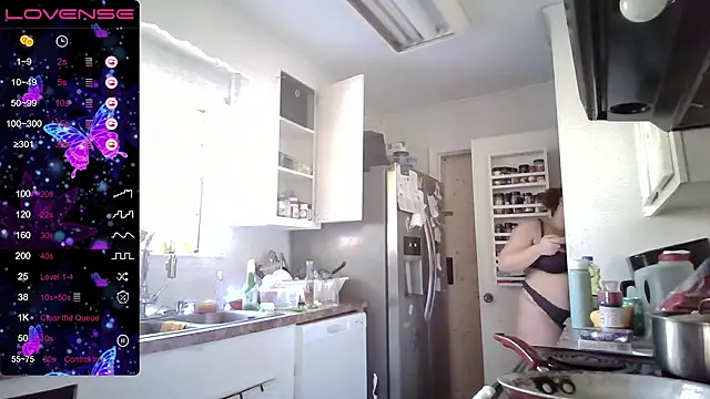 Milfshakecafe online show from 27, 9, 2025