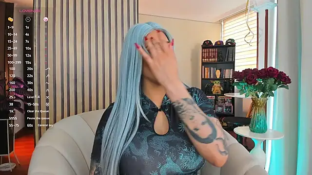 Milanna lips  online show from 18, 9, 2025