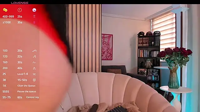 Milanna lips  online show from 27, 9, 2025